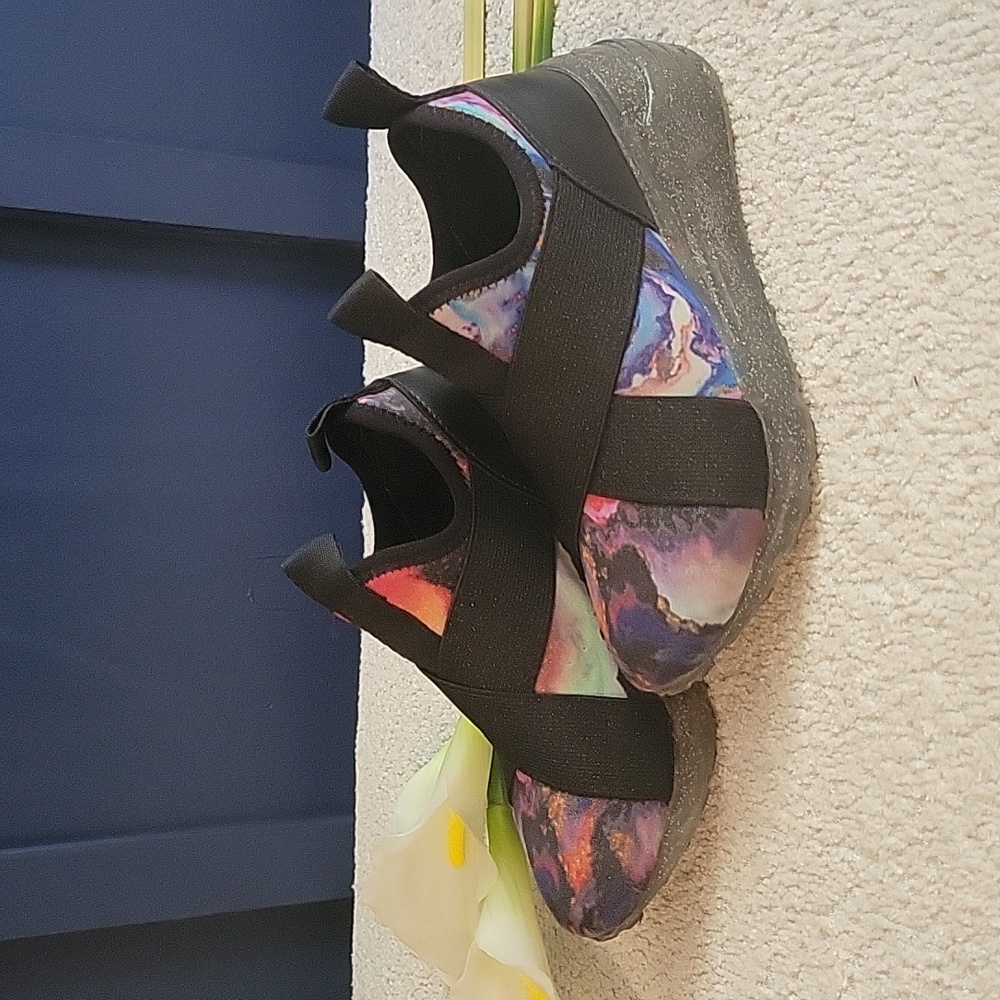 Steve Madden Kids Black/Multi Sneaker Size 13